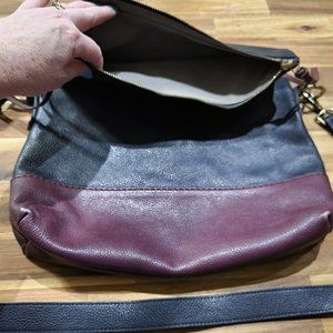 Quality ROOTS Large Leather Crossbody Purse